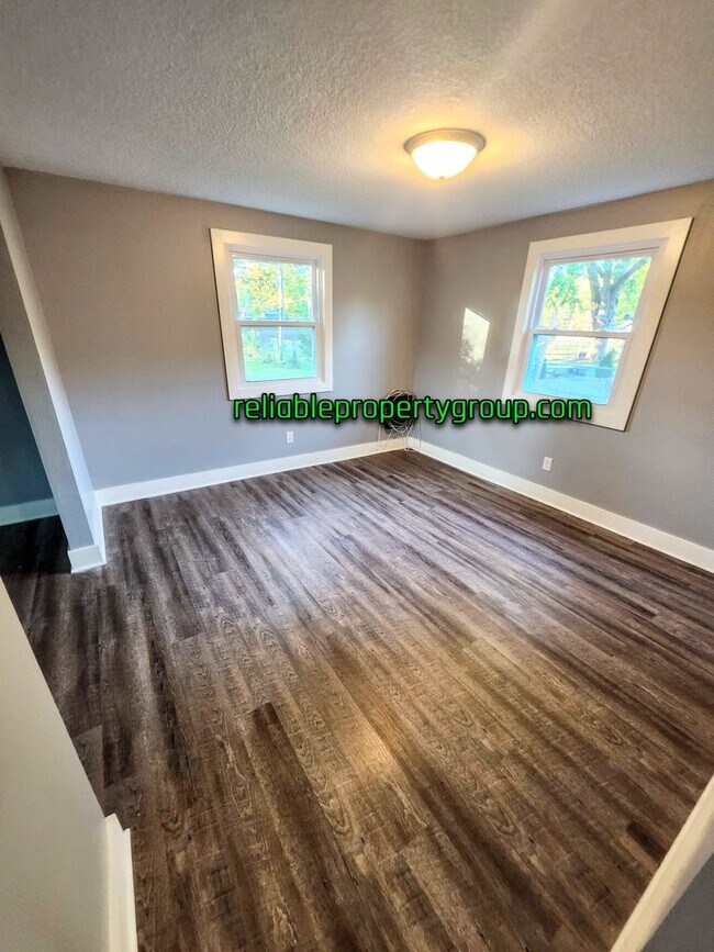 Building Photo - New Listing in Fort Wayne