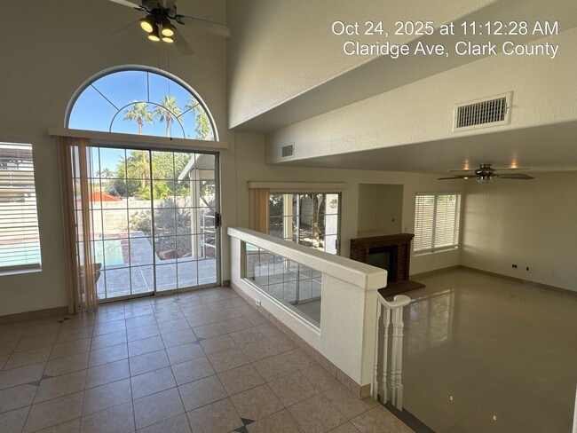 Building Photo - Tri-Level Home with Pool & Spa in Henderso...