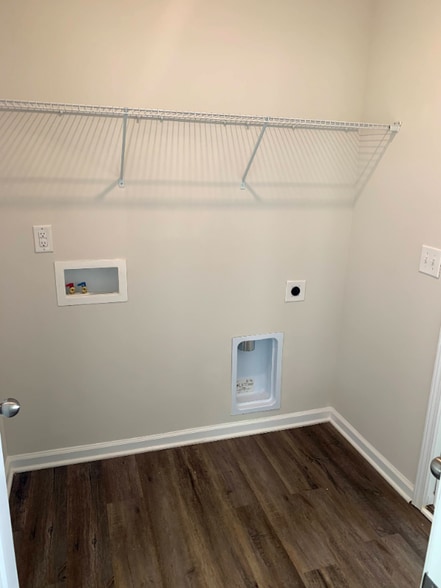 Building Photo - 3459 Melwood Ests Dr