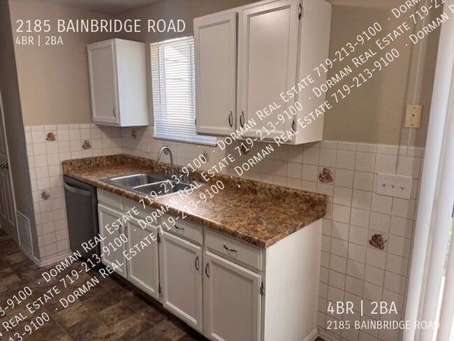 Building Photo - 2185 Bainbridge Rd