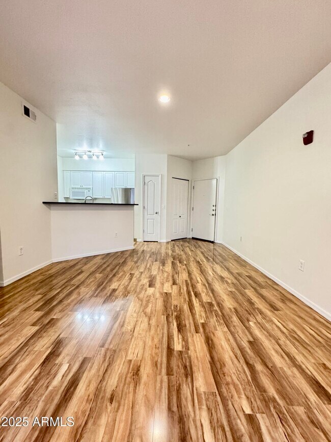 Building Photo - 1701 E Colter St