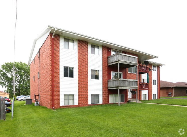 Building Photo - 307-309 NE Trilein Dr