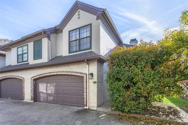 Building Photo - 5950 Lindenshire Ln