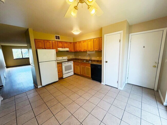 Building Photo - 1472 Carol Ct