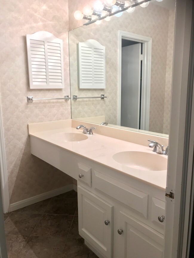 Master Bath - 1750 St Charles Ave