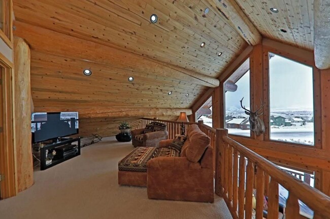 Building Photo - 72 Spruce Dr