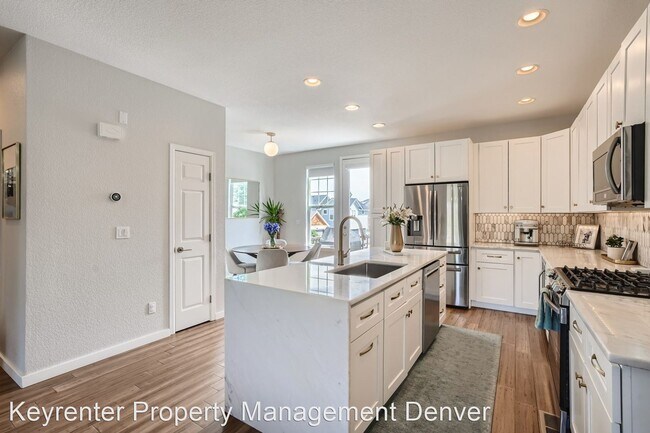 Building Photo - 3 br, 2.5 bath House - 4148 W 118th Pl