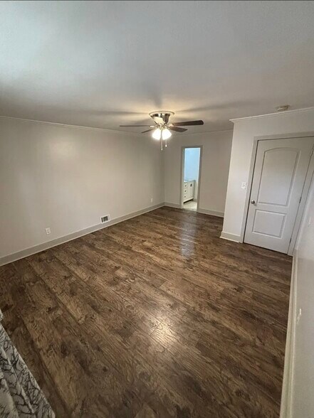 Building Photo - 113 Moss Ln