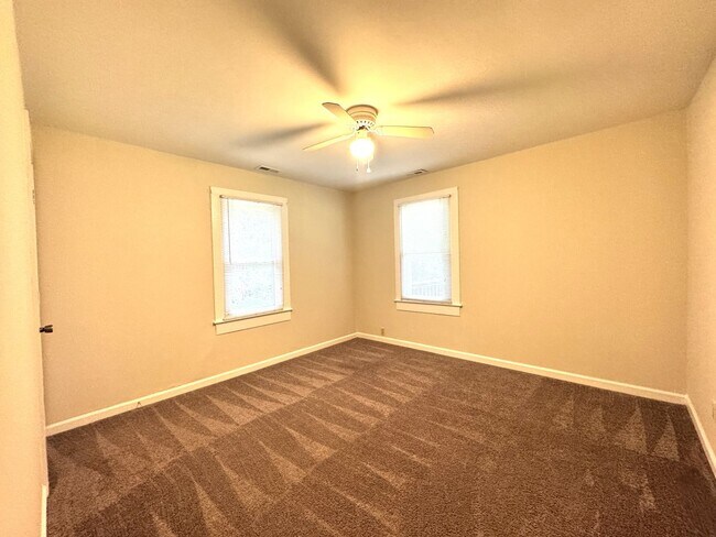 Building Photo - 1103 Onslow Pines Rd