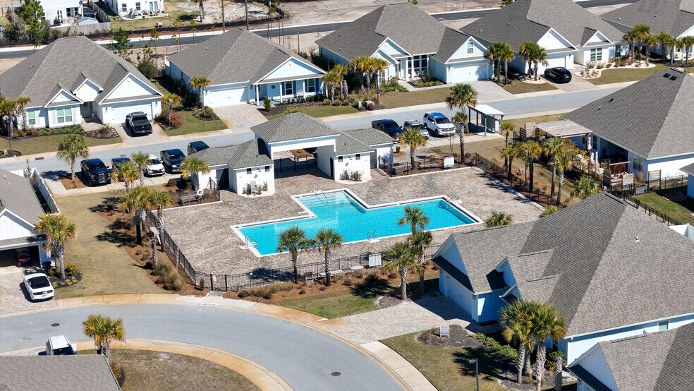 Building Photo - 128 Pine Lake Dr