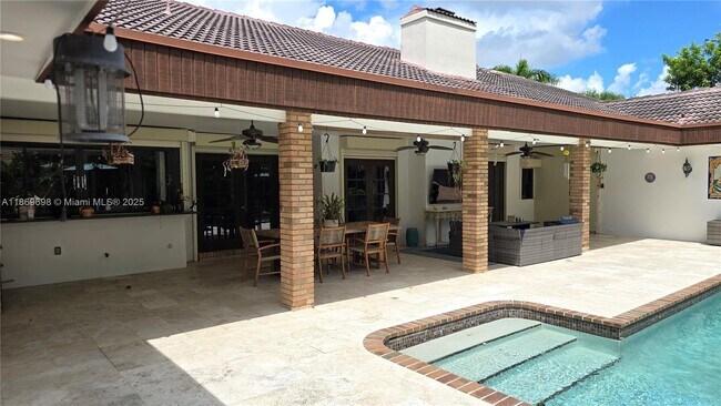 Building Photo - 15305 SW 74th Ct