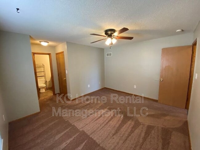 Building Photo - 605 Susanne Ct