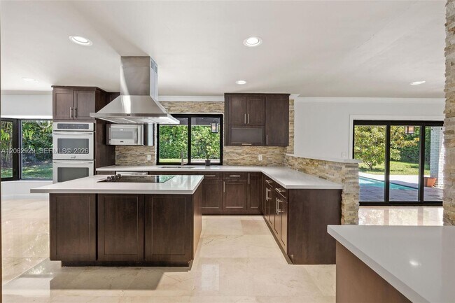 Building Photo - 15221 SW 82nd Ave