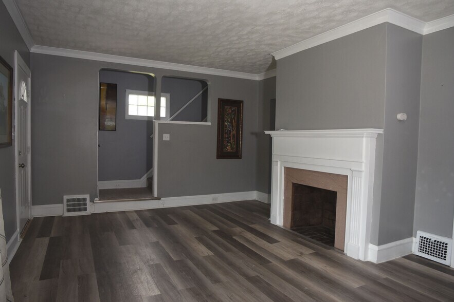 Building Photo - 13407 Cedar Rd