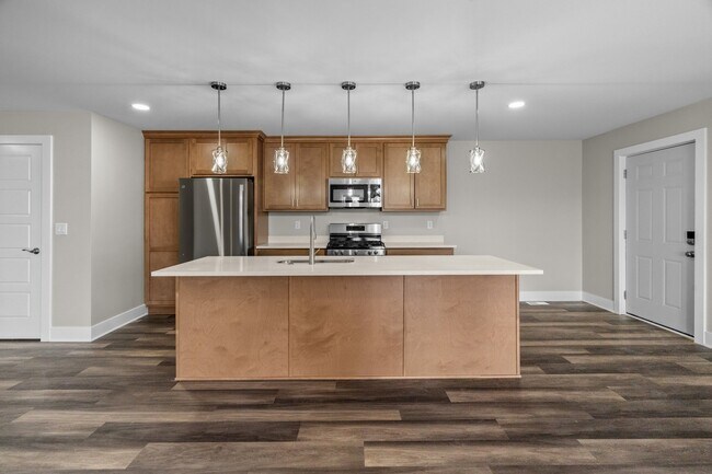 Building Photo - 172 E Gardner St