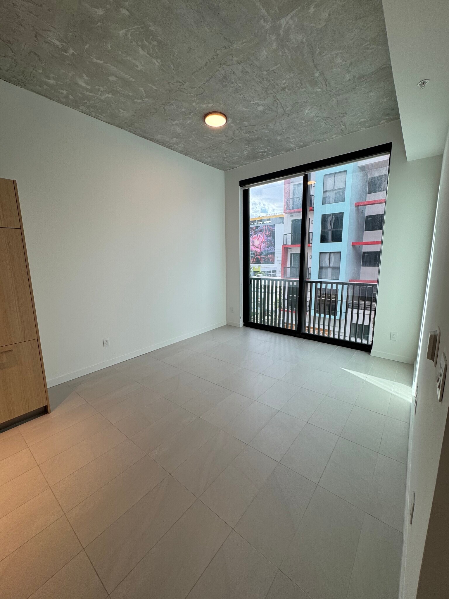 LIVING ROOM - 112 NW 31st St