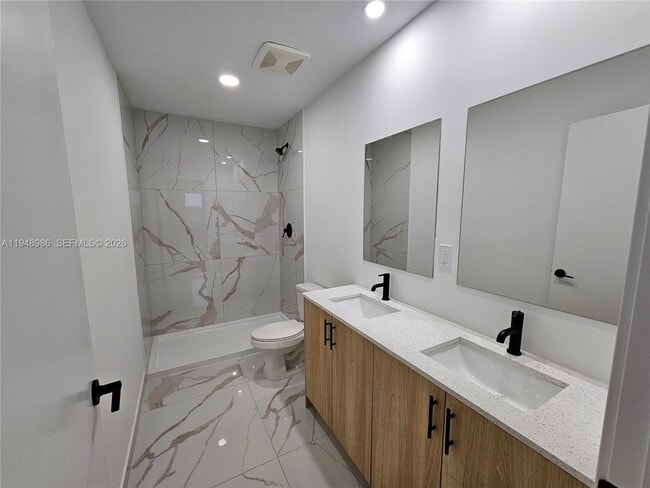 Building Photo - 215 NW 13th Pl