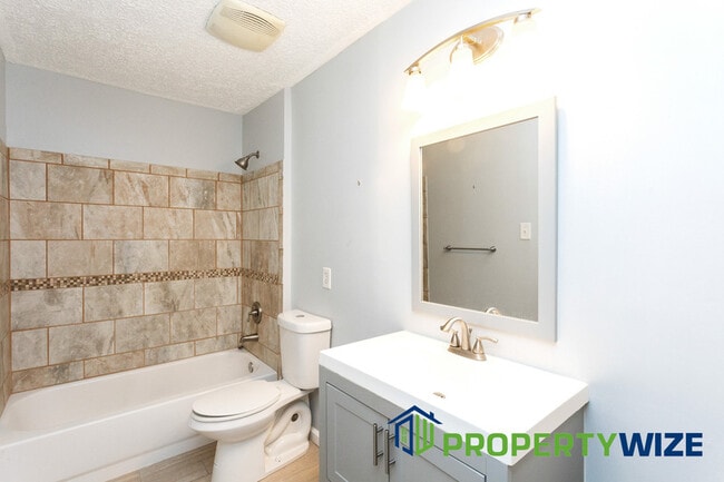 Building Photo - 10 Blackfoot Ct