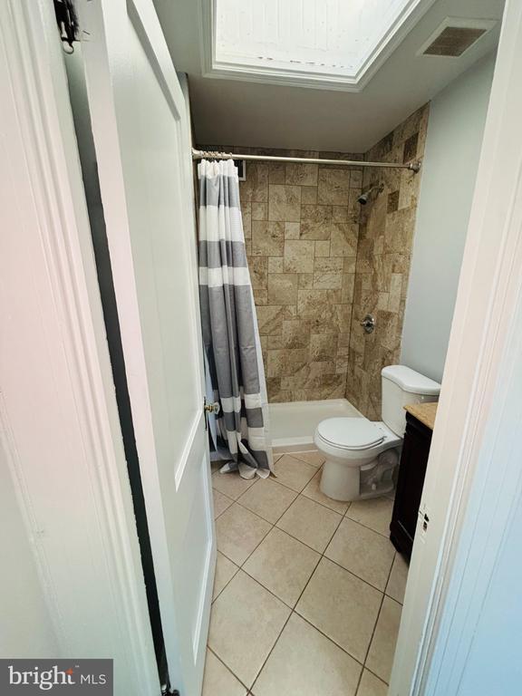 Building Photo - 1397 Sheridan St NW