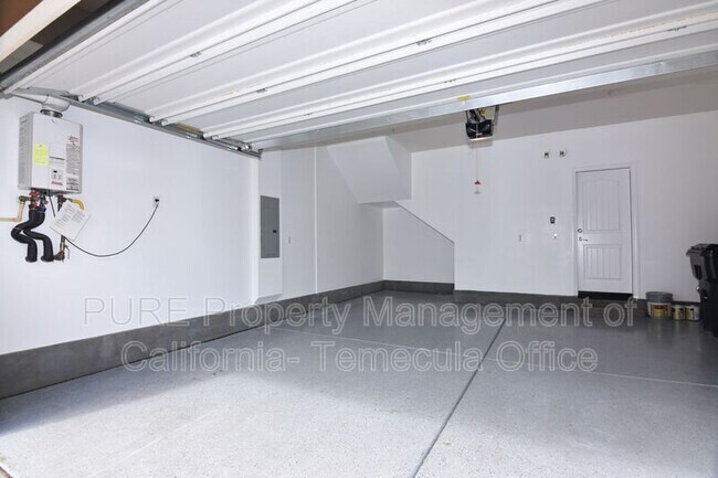 Building Photo - 40402 Calle Real