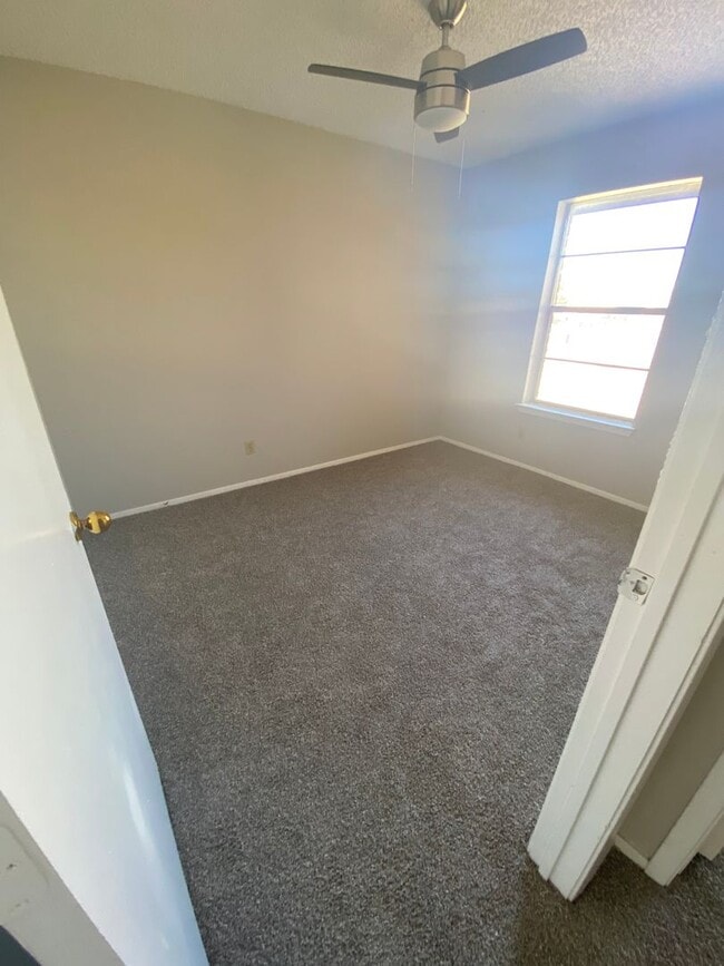 Building Photo - 5510 Brookview Ct