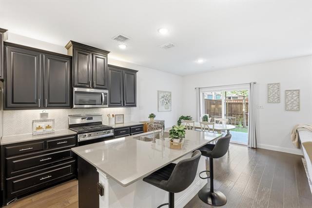 Building Photo - 982 Mikaela Dr