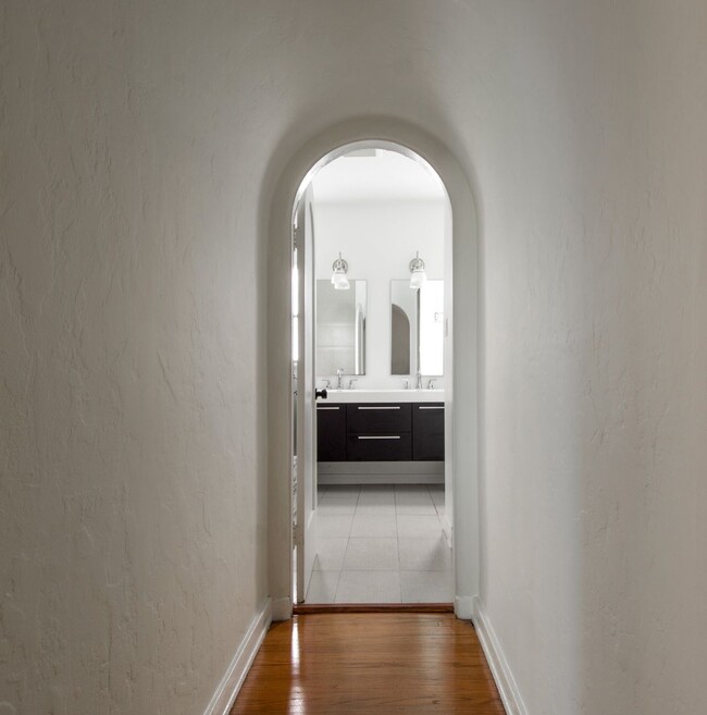 Building Photo - 035
