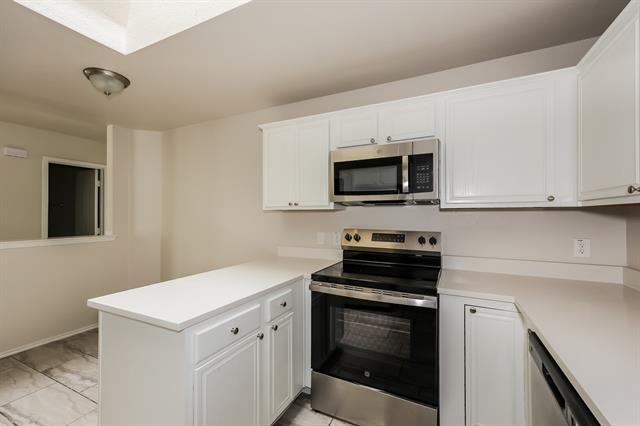 Building Photo - 204 Meadowbrooke Dr