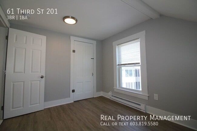 Building Photo - 61 Third St 201-