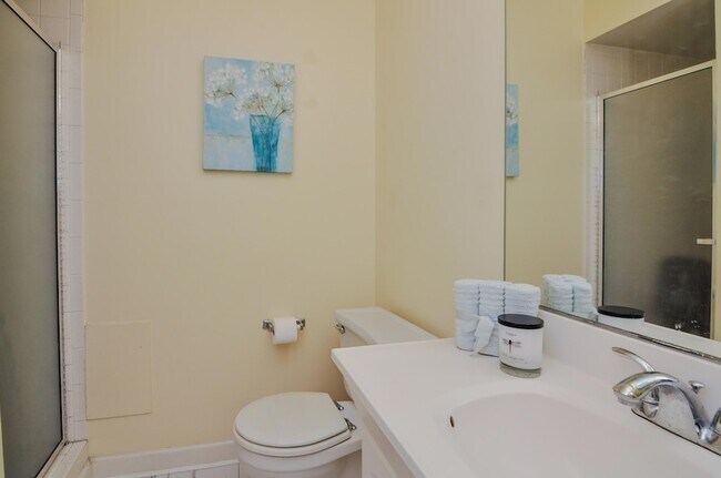 Building Photo - 609 Watersedge Dr
