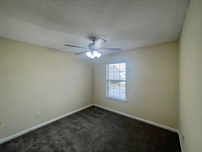 Building Photo - 485 Canyon Oak Loop