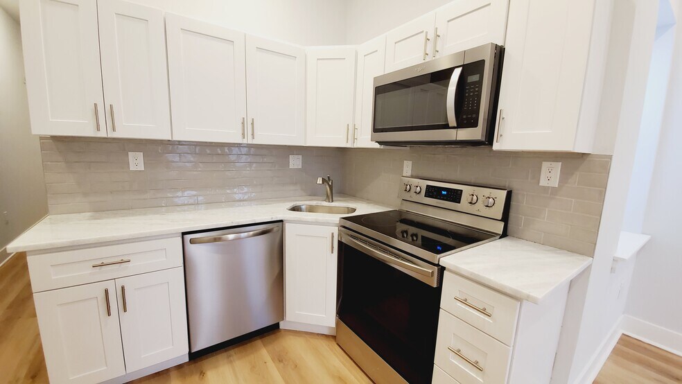 Primary Photo - 4138 W Girard Ave