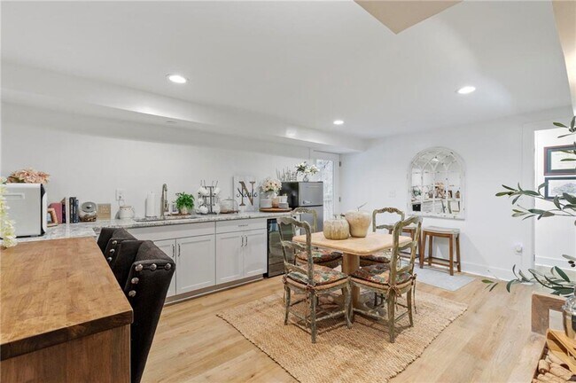 Building Photo - 120 Timber Creek Terrace