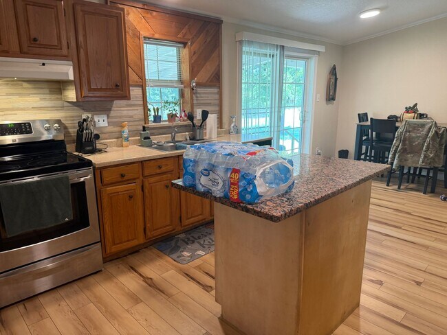 Building Photo - 1/2 Acre lot with updated 3 bedroom/2 bath modular home + guest house