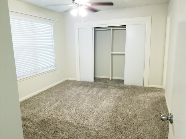 Building Photo - 3731 Westheimer Pl Dr
