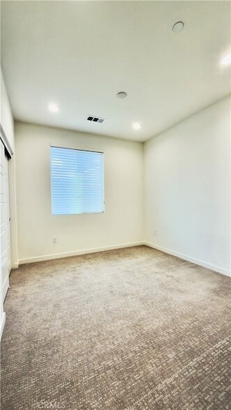 Building Photo - 130 Greenleaf Dr