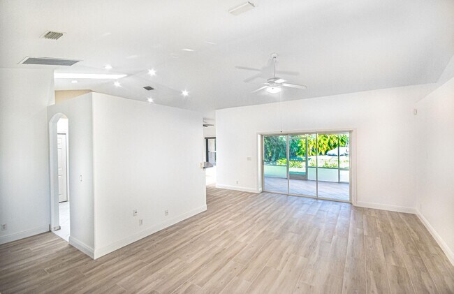 Building Photo - 12523 169th Ct N