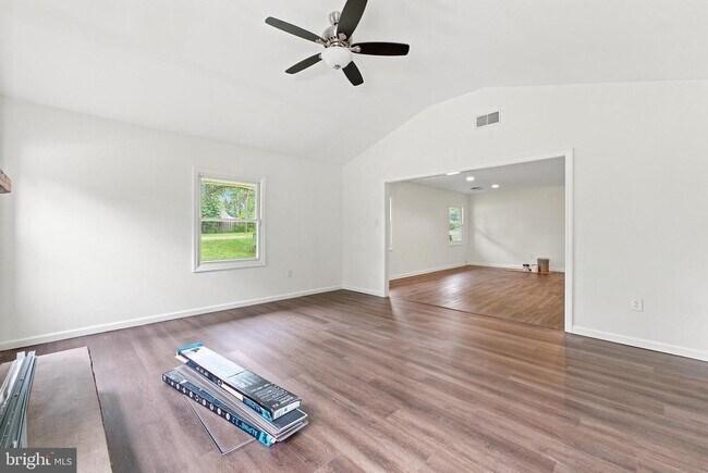 Building Photo - 2 Barnwell Dr