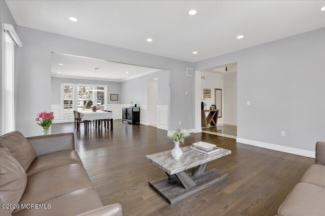 Building Photo - 475 Monmouth Pl