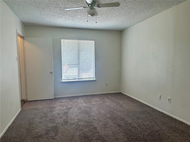 Building Photo - 3202 Cougar Trail
