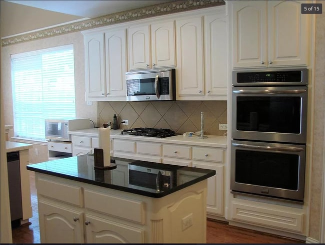 Building Photo - 1605 Berwick Dr