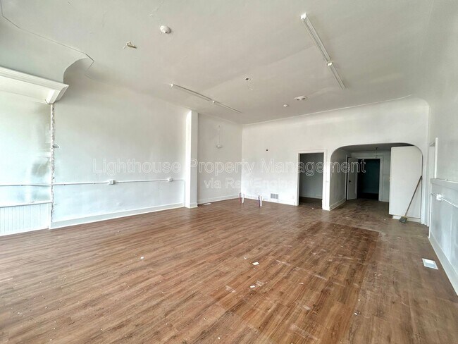 Building Photo - 1147 3rd St