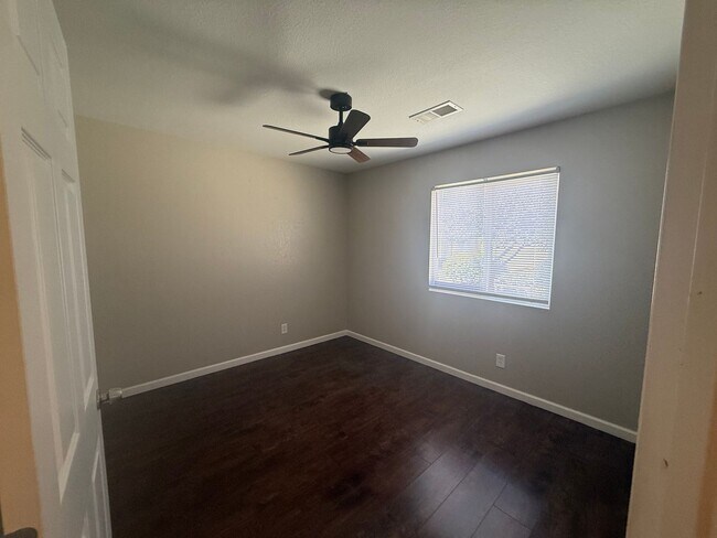 Building Photo - 3401 Misty Meadows Dr NE
