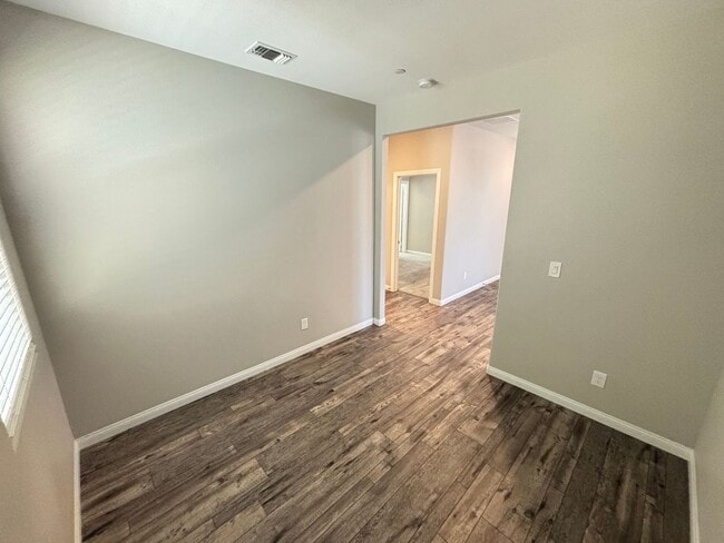 Building Photo - Beautifully Upgraded Single-Story 2BED/2BA...