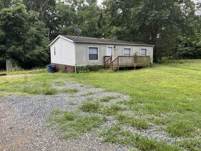 Building Photo - Quiet Country Living near Mint Hill!