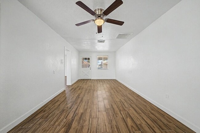 Building Photo - 3519 W Orchid Ln
