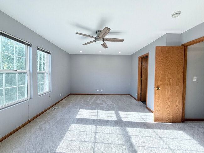 Building Photo - 239 Springbrook Trail S