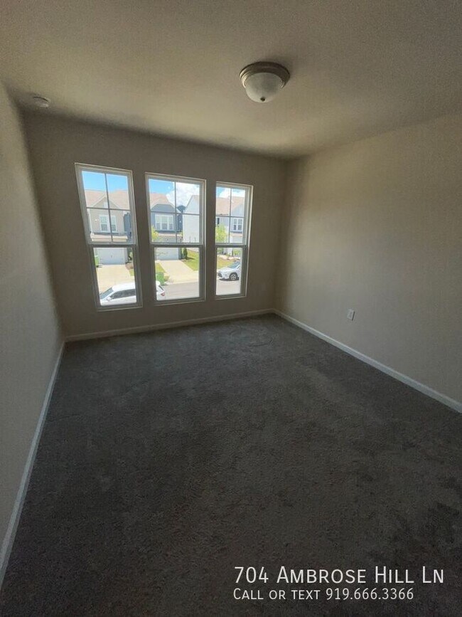 Building Photo - 704 Ambrose Hl Ln