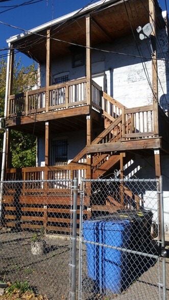 Building Photo - 3825 W Fillmore St