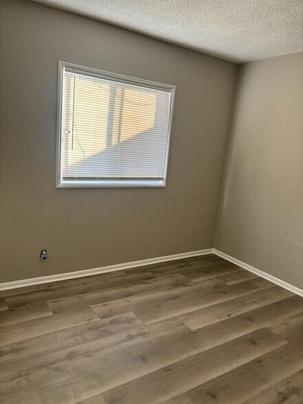Building Photo - 636 Hardin Dr